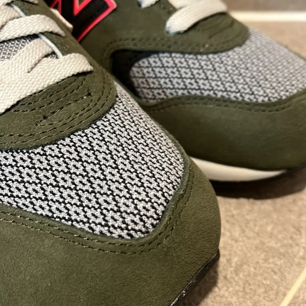 New Balance Elite Pack WRT580CI Shoes Sneakers new 580 green Womens Size 7